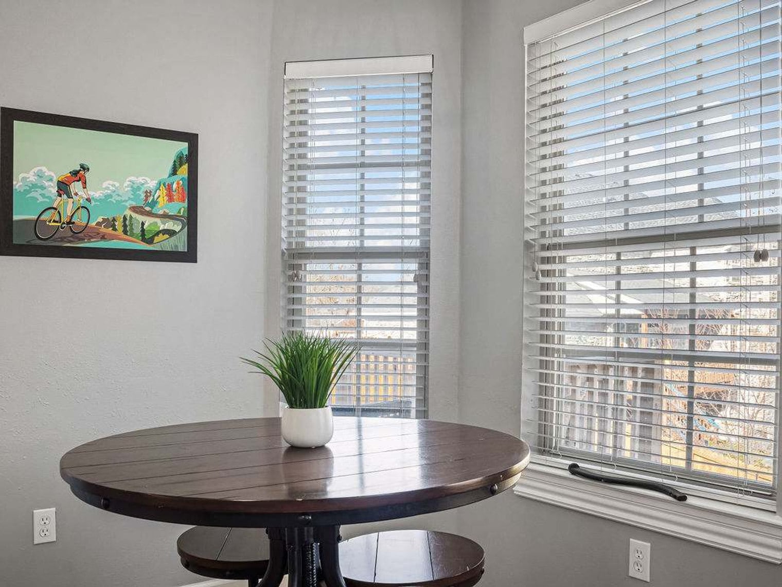 Building Photo - 410 Willington Ln