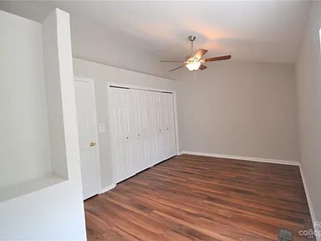 Building Photo - Updated 2 Bed, 2.5 Bath Townhome in Charlotte
