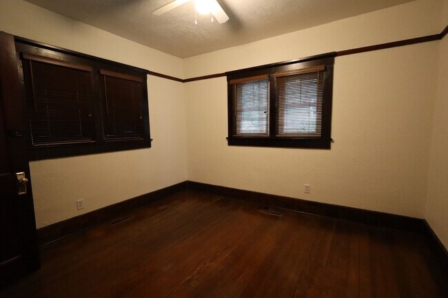 Building Photo - 499 Littleton St