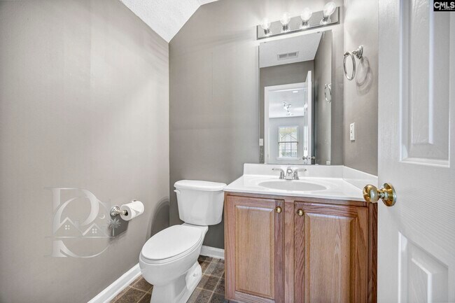 Building Photo - 520 Menauhant Ct