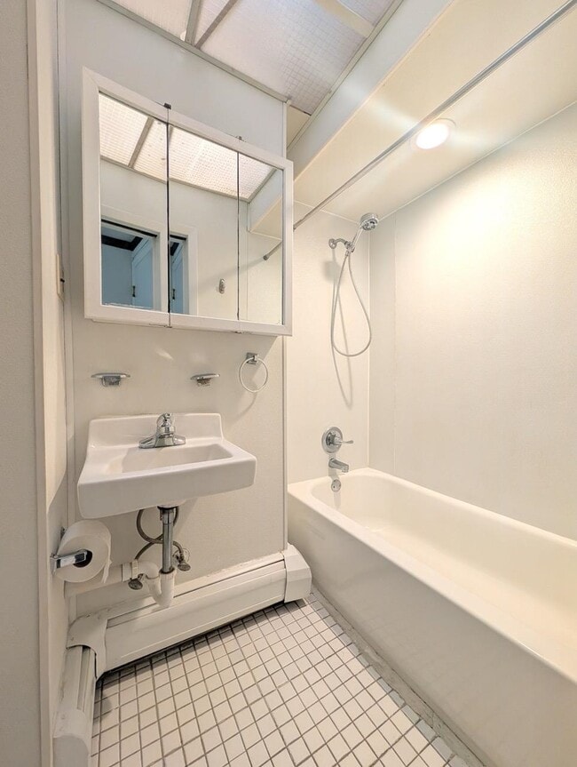 Building Photo - 148 South St