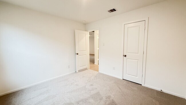 Building Photo - New Build 3bd 2ba - Prime Location