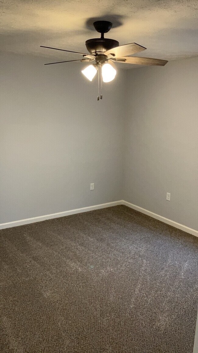 Building Photo - 2025 Culver Ave