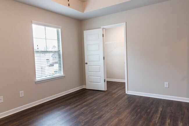 Building Photo - 4 Bed 2.5 Bath home in Gainesville! Retrea...