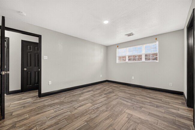 Building Photo - 19326 Leafwood Ln