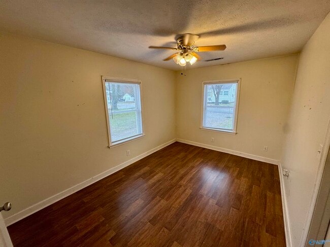 Building Photo - 807 2nd Ave