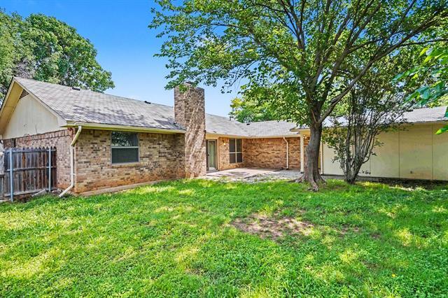 Building Photo - 2701 Whitehurst Dr