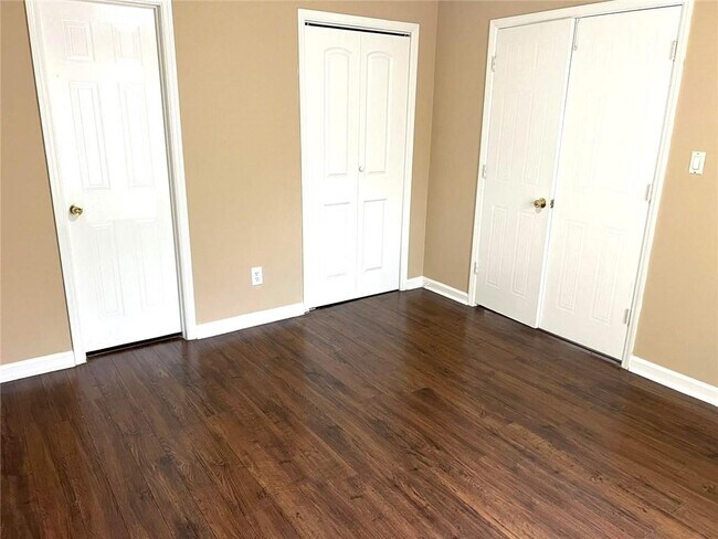 Building Photo - 8114 Woodlake Dr