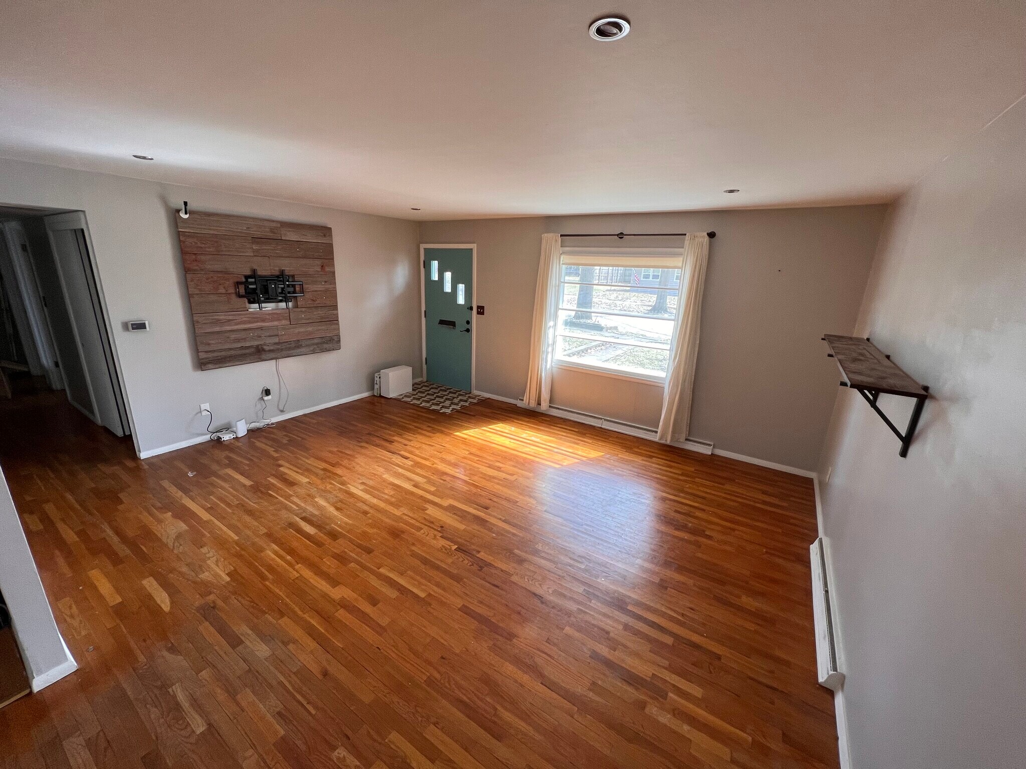 Building Photo - 1051 Curdes Ave