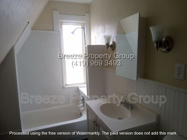 Building Photo - 332 Willard St