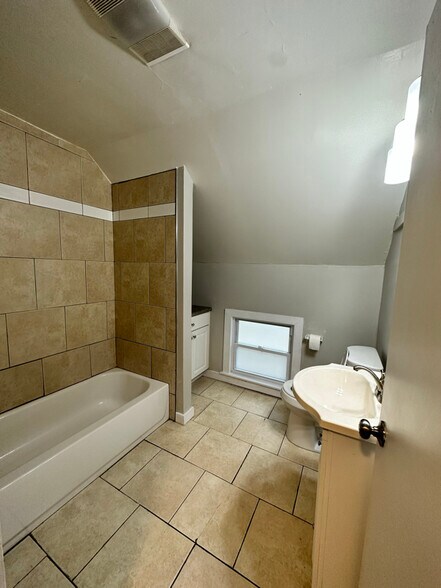 Building Photo - 48 CT-2A
