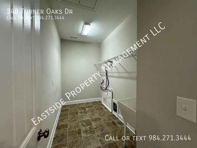Building Photo - 248 Turner Oaks Dr