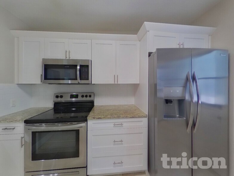 Building Photo - 355 43rd Ave N