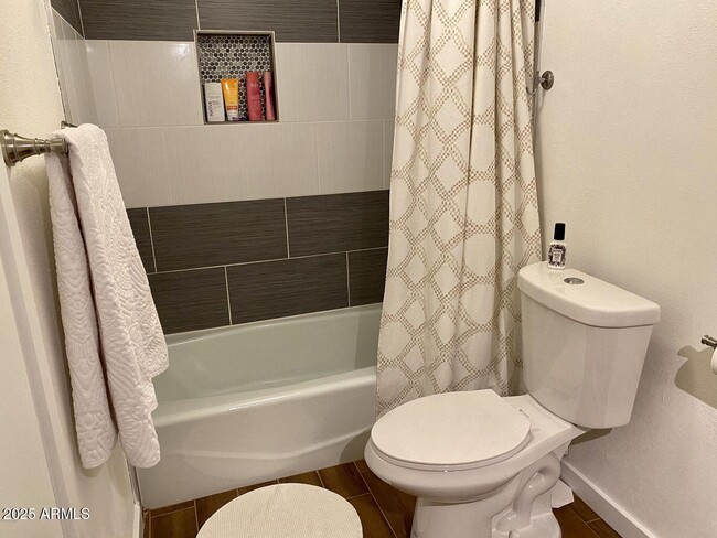 Building Photo - 5100 N Miller Rd