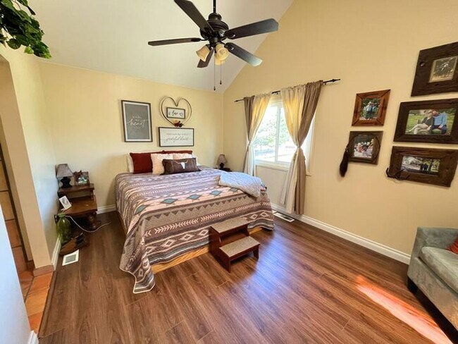 Building Photo - Horsemans Property