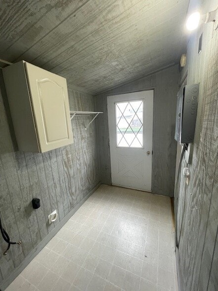 Building Photo - 410 W McKibben St