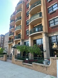 Building Photo - 143-41 84th Dr
