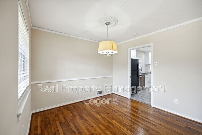 Building Photo - 9007 Sweetwater Dr