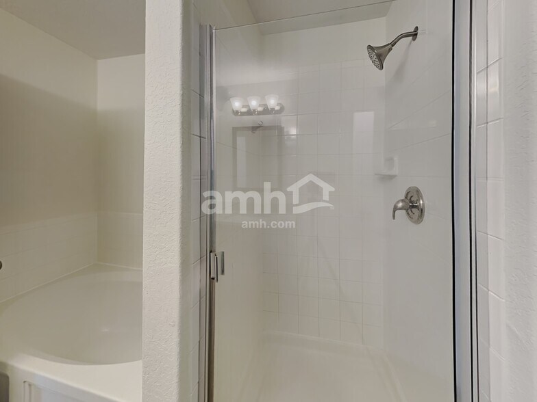 Building Photo - 2417 York Bend