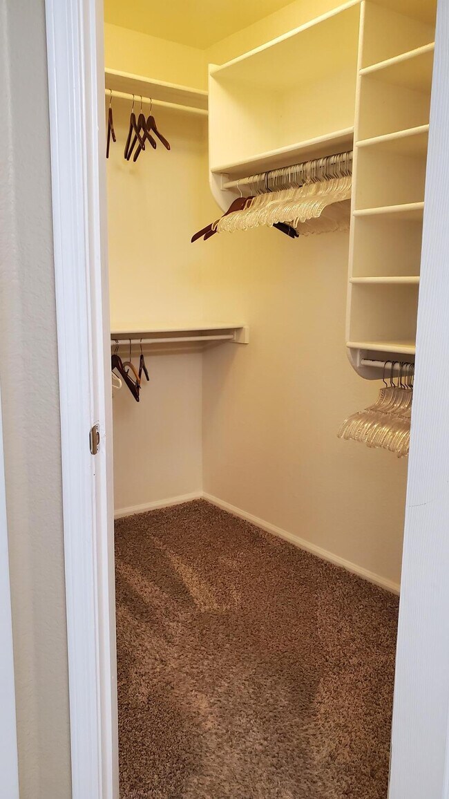 Building Photo - 10970 W Sheridan St