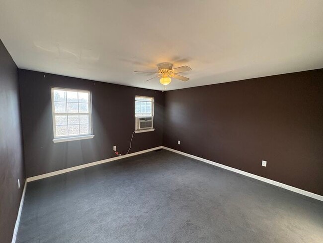 Building Photo - 721 Litchfield Ln