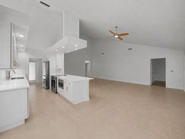 Building Photo - 303 Leeward Dr