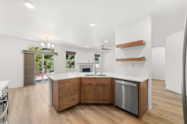 Building Photo - 8581 N Orch Ct