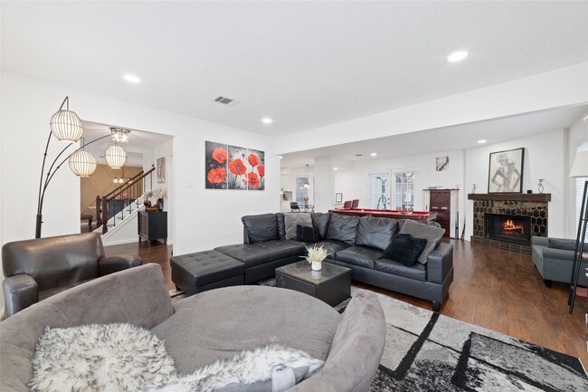 Building Photo - 16026 Autumn Falls Ln