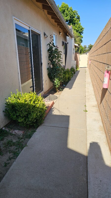 Building Photo - 3061 San Francisco Ave