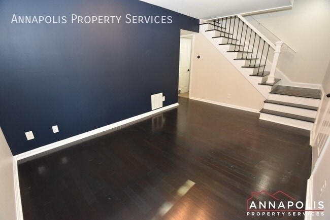 Building Photo - 114 Oakwood Rd