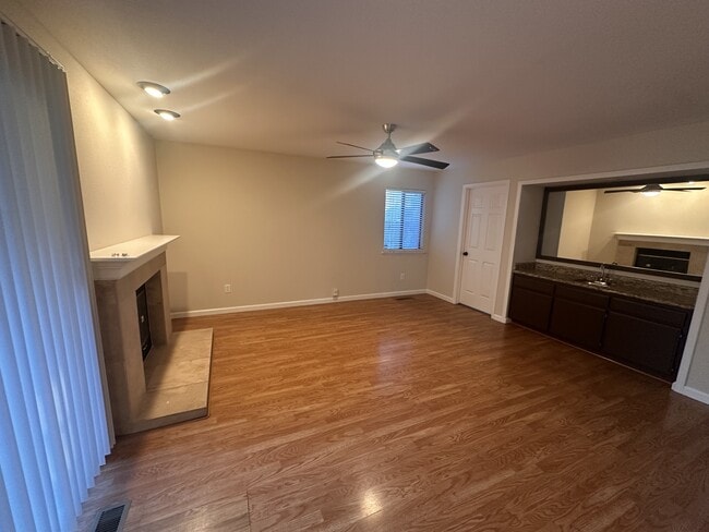 Building Photo - 4145 Rockford Dr