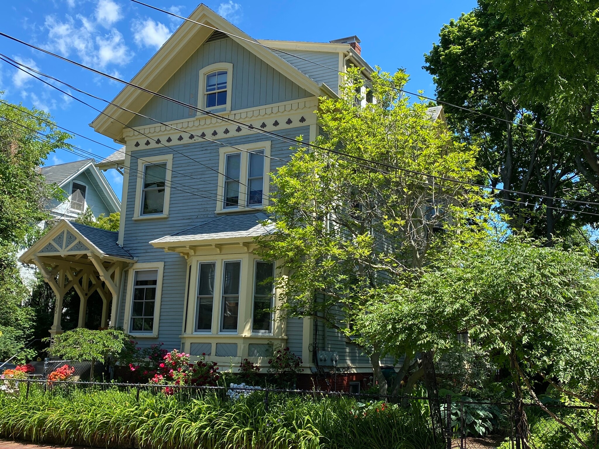 Building Photo - 105 Chestnut St