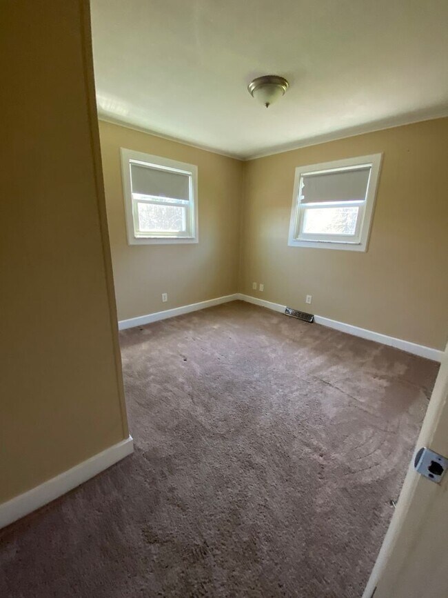Building Photo - 4 bedroom home in Chuckey TN
