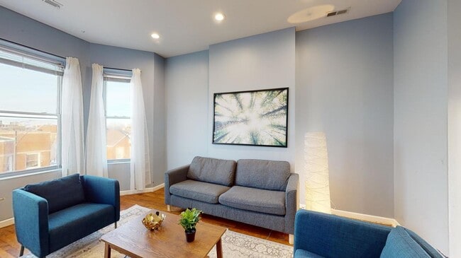 Building Photo - 1945 W Cermak Rd