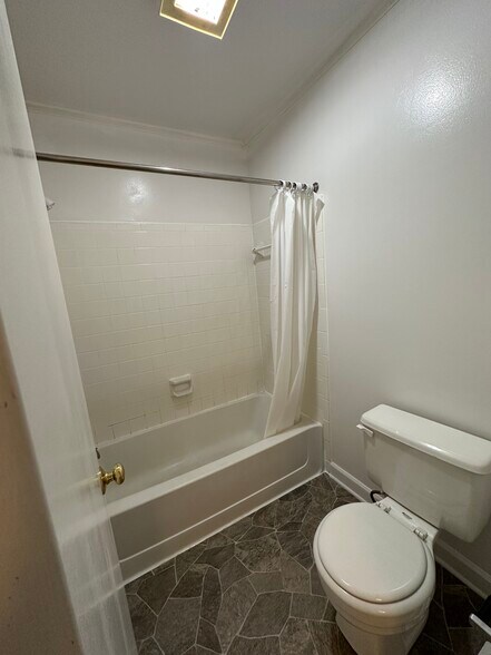 Building Photo - 2500 Avent Ferry Rd