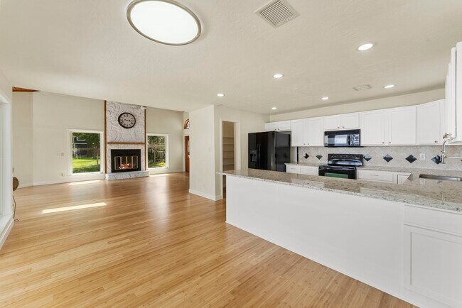 Building Photo - 3920 Brookhaven Dr