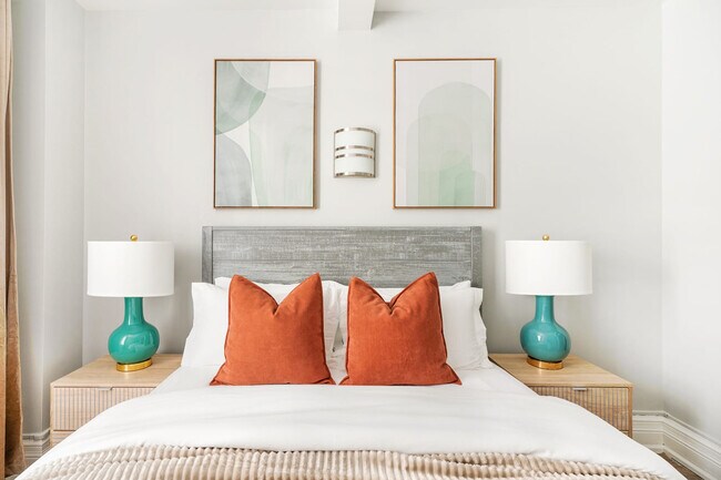 Building Photo - 240 W 73rd St