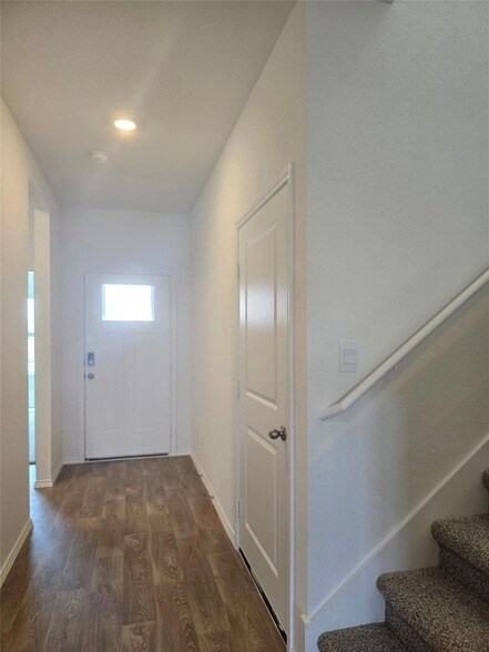 Building Photo - 352 San Juan Trl