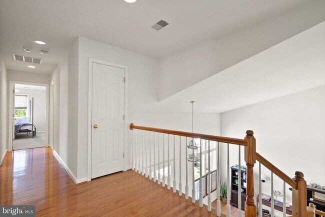 Building Photo - 6050 Smooth Stone Pl
