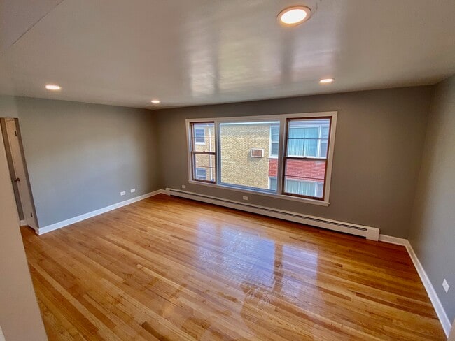 Building Photo - 2259 S 17th Ave