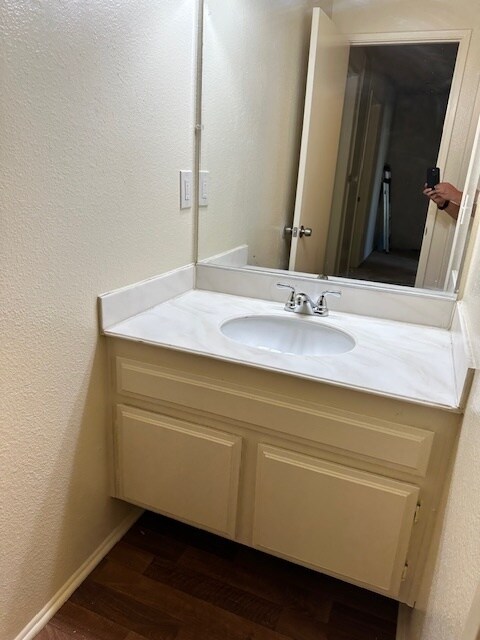 Building Photo - 215 Hudson S Ave