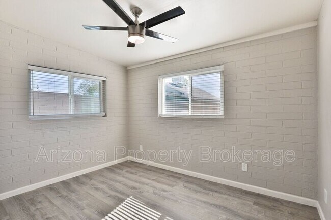 Building Photo - 1538 E Pierce St