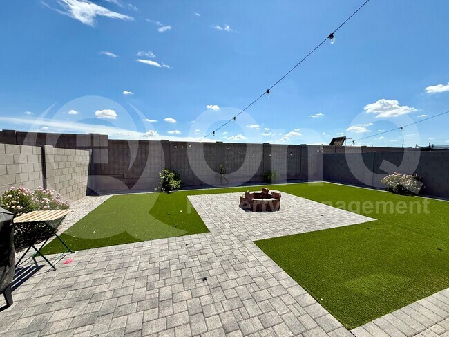 Building Photo - 9009 W Agora Ln