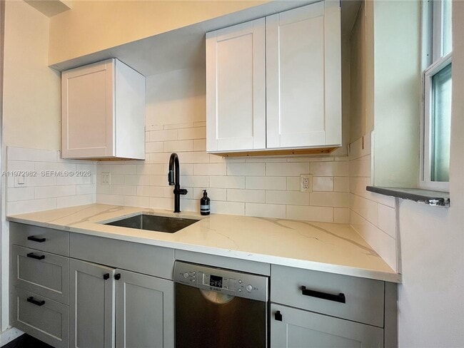 Building Photo - 742 12th St