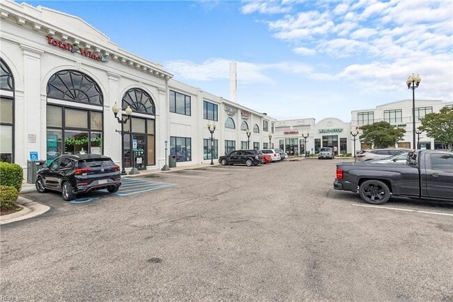 Building Photo - 410 W 29th St