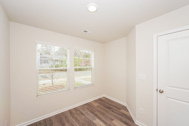 Building Photo - Brand New Townhome | 3 BR/3.5BA | 1-Car Garage | Near Downtown Mooresville