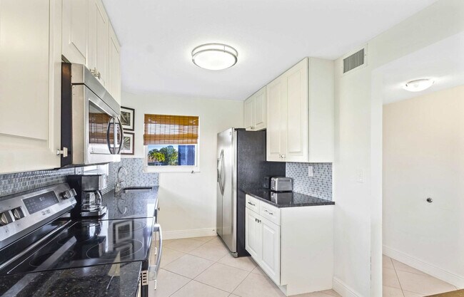 Building Photo - 180 Pebble Beach Blvd