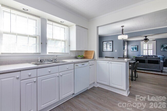 Building Photo - 9531 Idlewild Rd