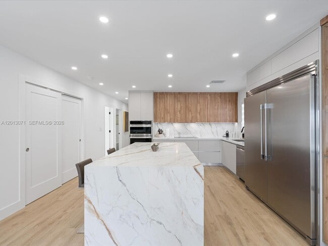 Building Photo - 301 88th St