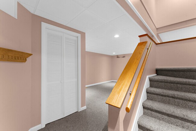 Building Photo - 31 Stevens Pl